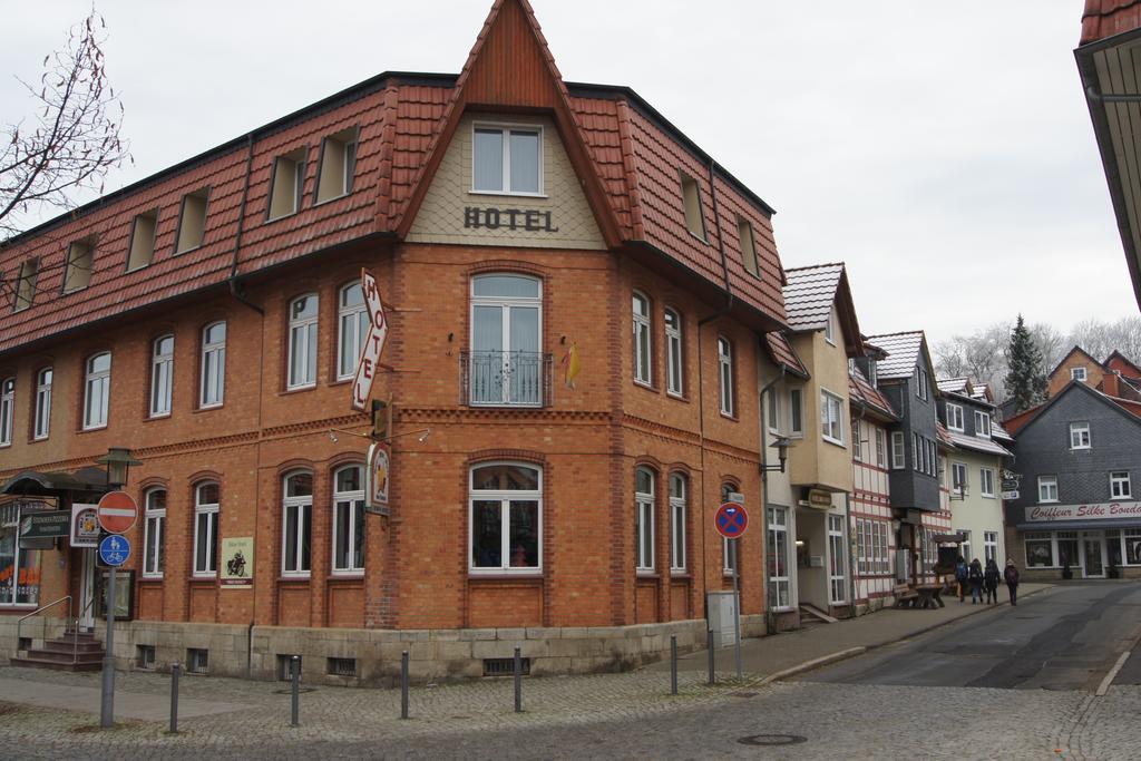 Hotel "Drei Rosen" Ohg Regina & Hans - Peter Fassbinder Leinefelde-Worbis Экстерьер фото